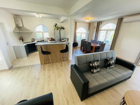 Popular Airbnb listing: Holiday Home VILLA BLISS , Kastela-Rudine,Croatia in Kaštel Novi