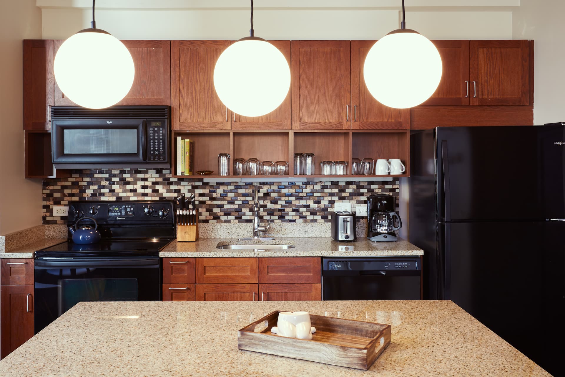 Stylish Corner 2 Bedroom in the Heart of Chicago | — photo 4
