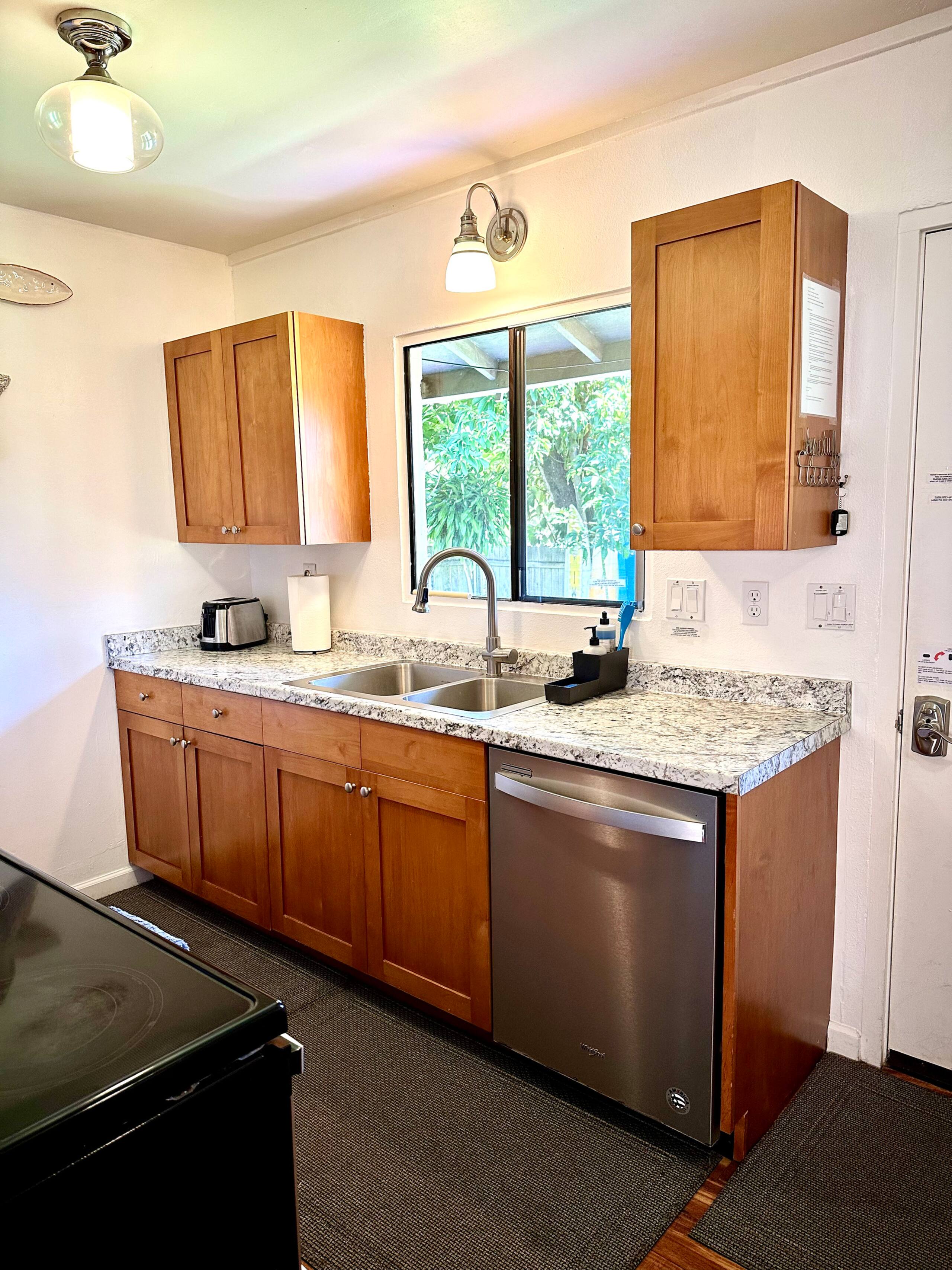 Home in Haiku-Pauwela · ★4.97 · 2 bedrooms · 3 beds · 1 bath - Image 10