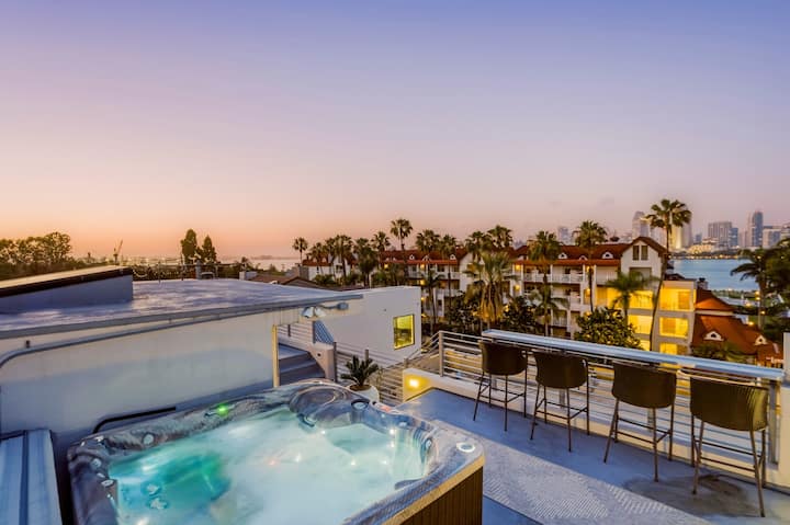 The Glass Haus Ultra Modern Luxury Retreat On Coronado Island - Coronado, CA