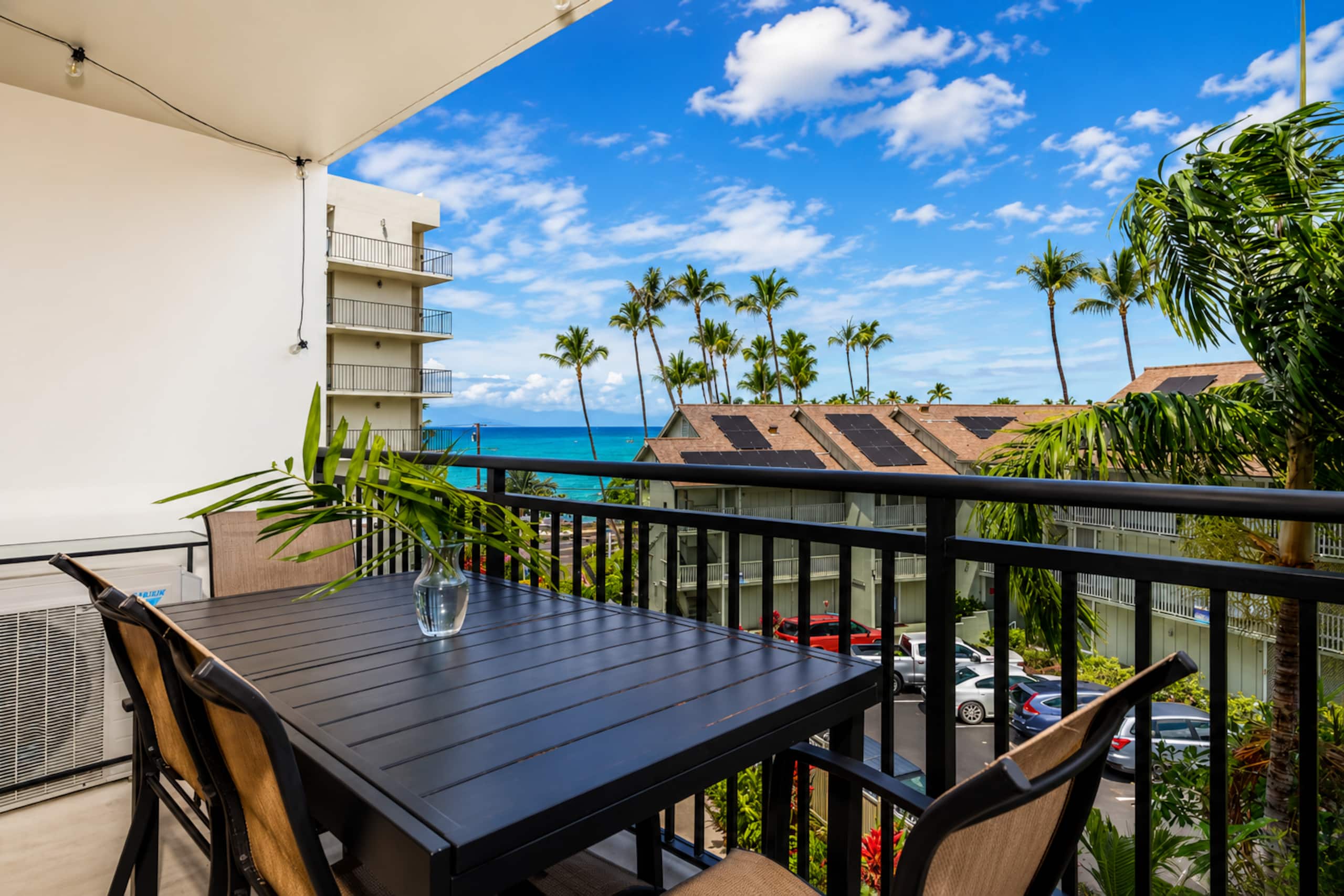 Condo in Kailua-Kona · ★4.86 · 2 bedrooms · 3 beds · 2 baths - Image 4