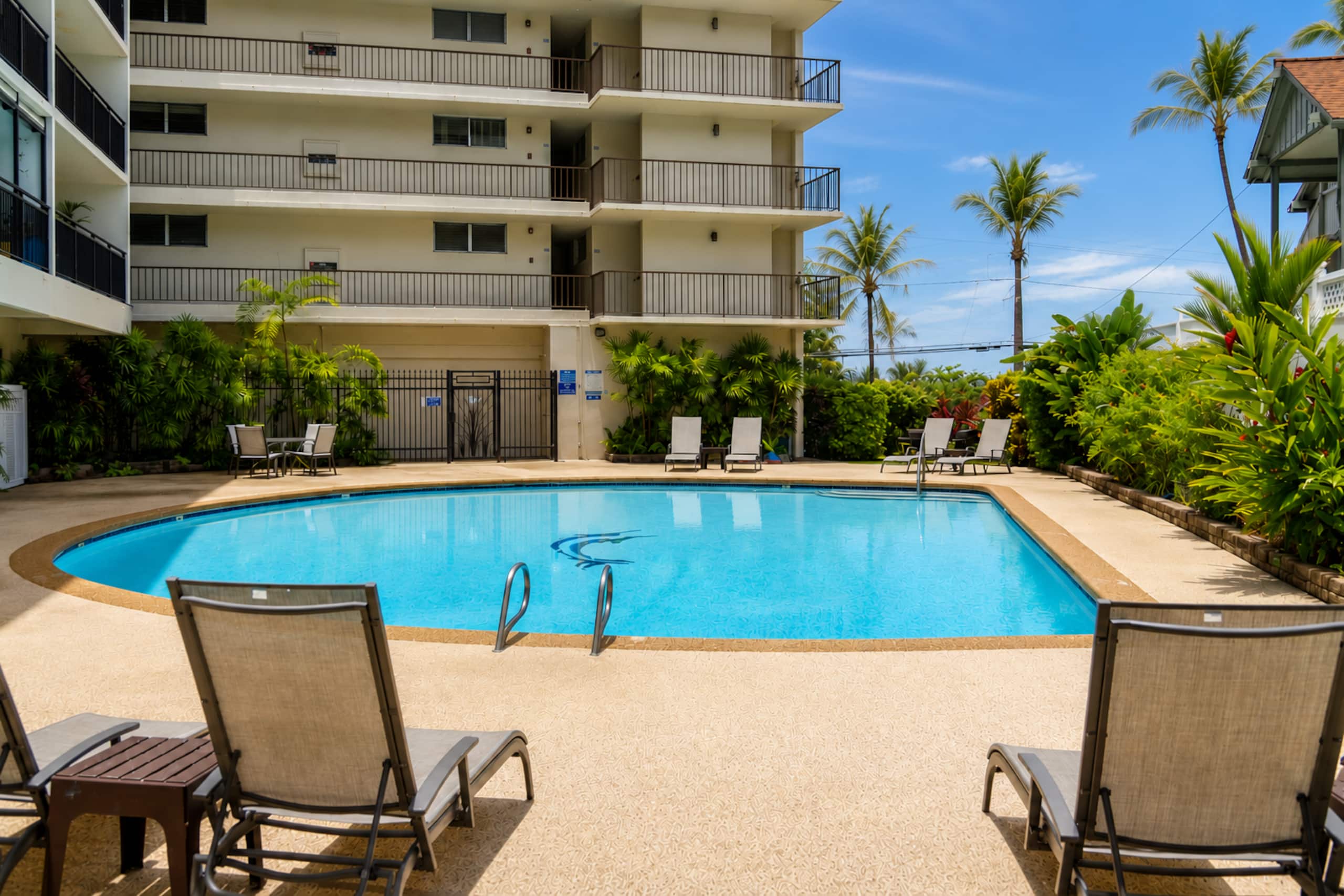 Condo in Kailua-Kona · ★4.86 · 2 bedrooms · 3 beds · 2 baths - Image 10