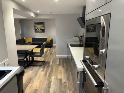Top performing Airbnb: Homely house, foot of Snowdonia (private parking) in Padarn, Nant Peris