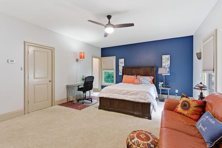 In-town Bohemian Get-away - Atlanta, GA