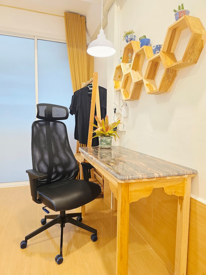 Workspace evidence from Bee Hive @ Sathon_04