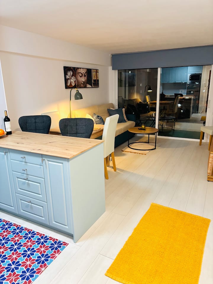 Newly Renovated, 100mts. To Beach+park+strongwifi - Los Cristianos