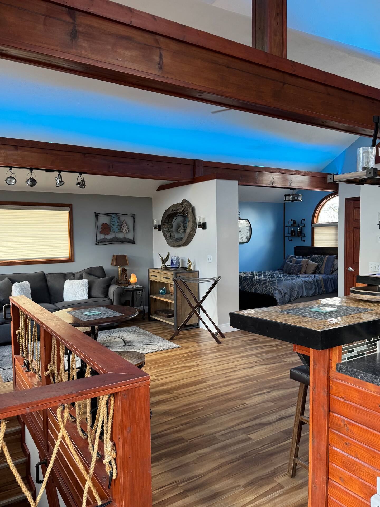 Captain Bill's Guest House/seasonal swimming pool