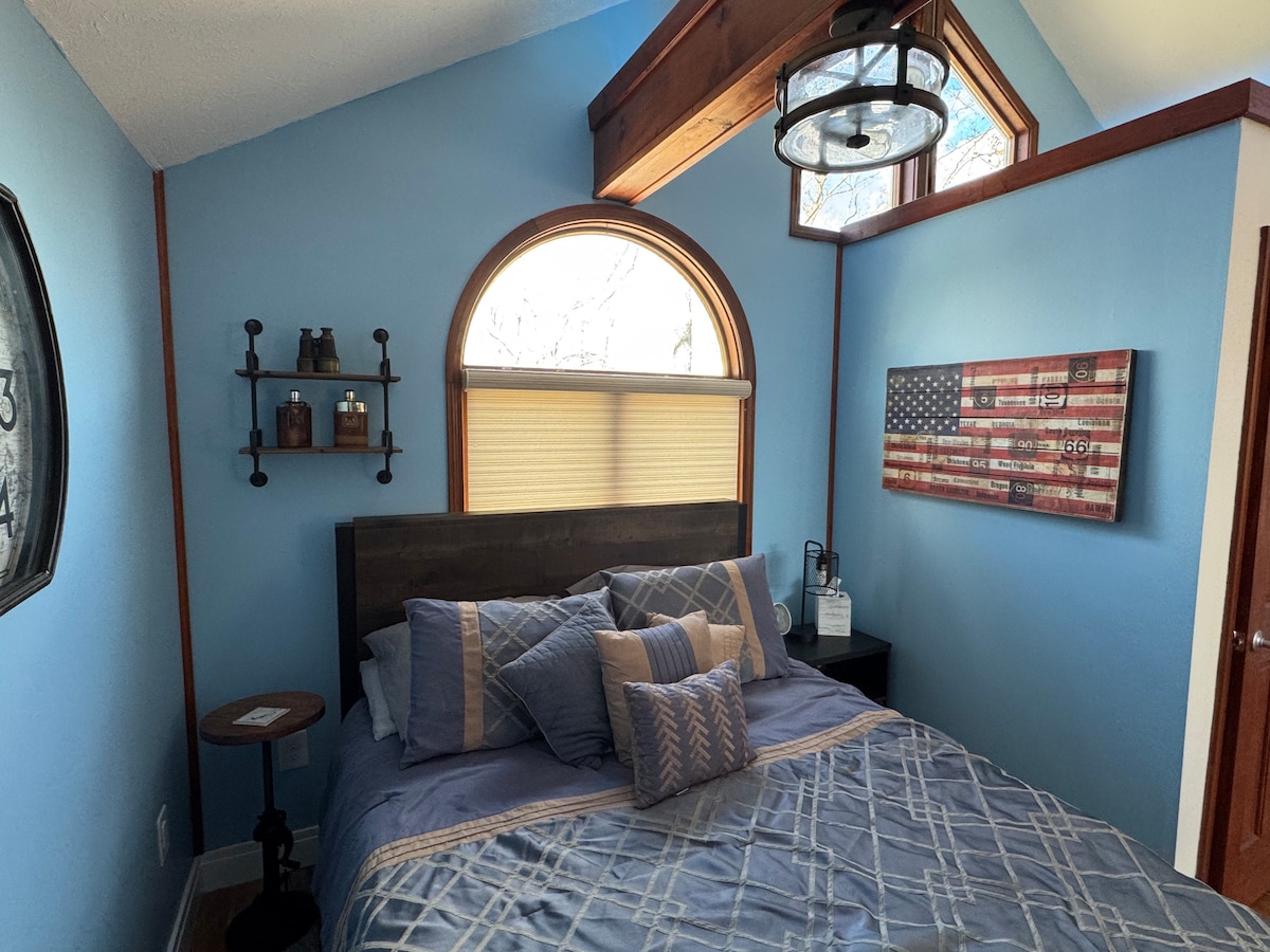 Captain Bill's Guest House/seasonal swimming pool