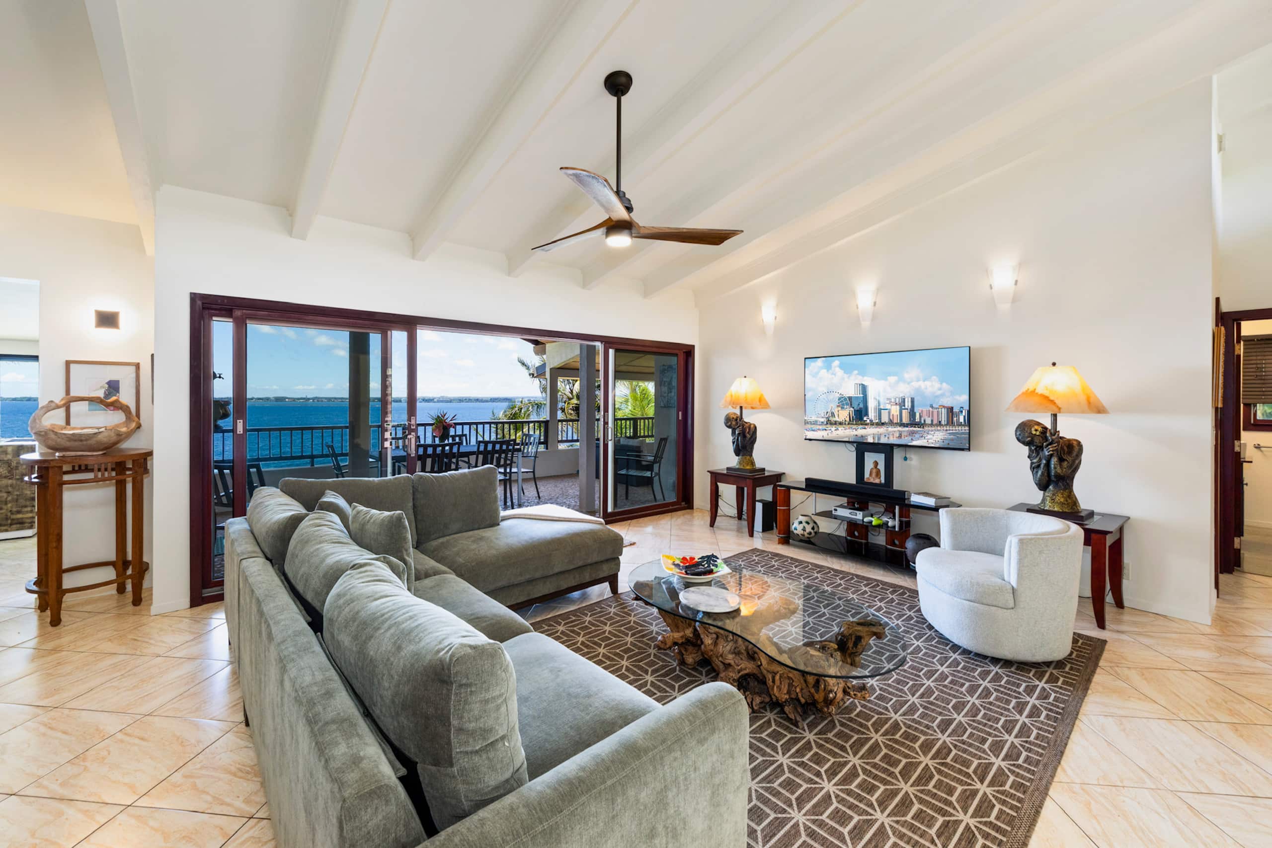 Home in Hilo · ★5.0 · 3 bedrooms · 4 beds · 2 baths - Image 2