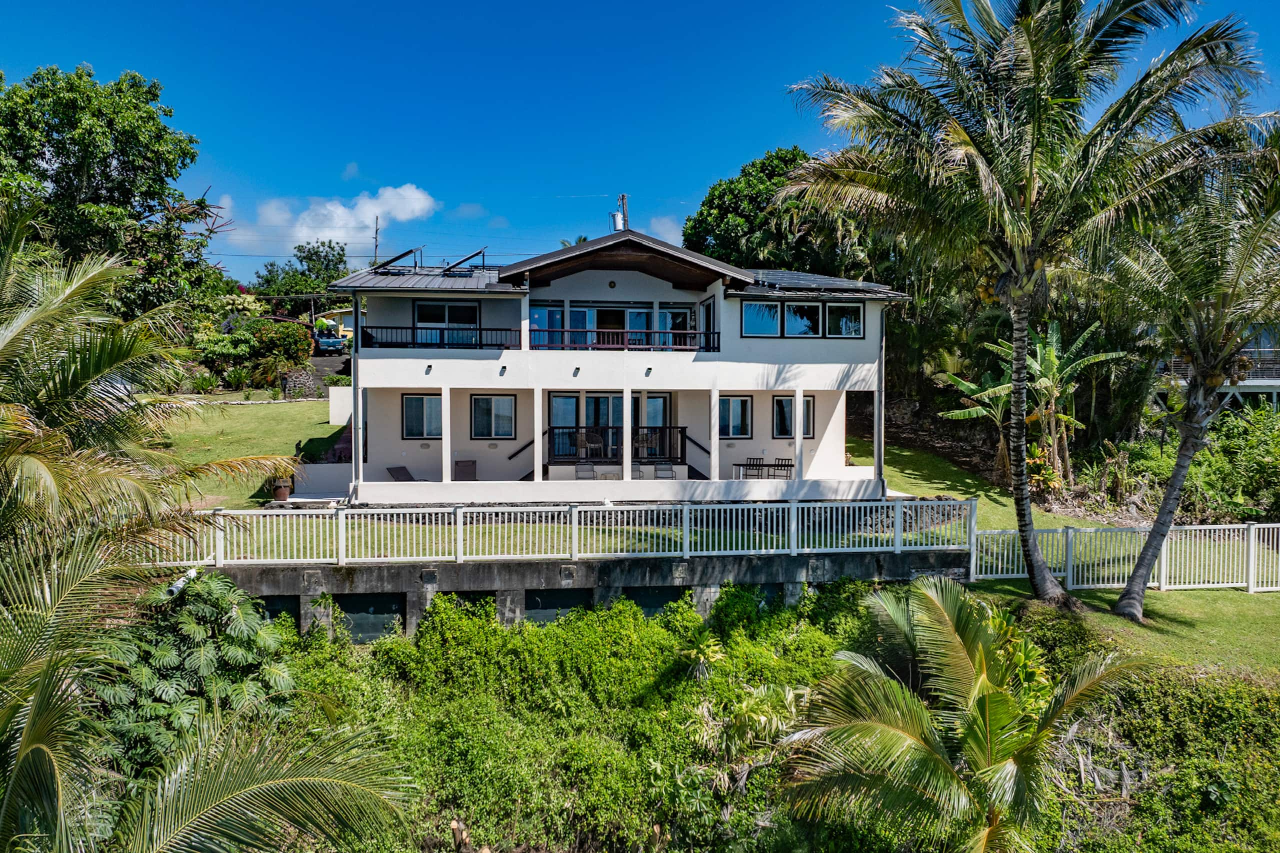 Home in Hilo · ★5.0 · 3 bedrooms · 4 beds · 2 baths - Image 28