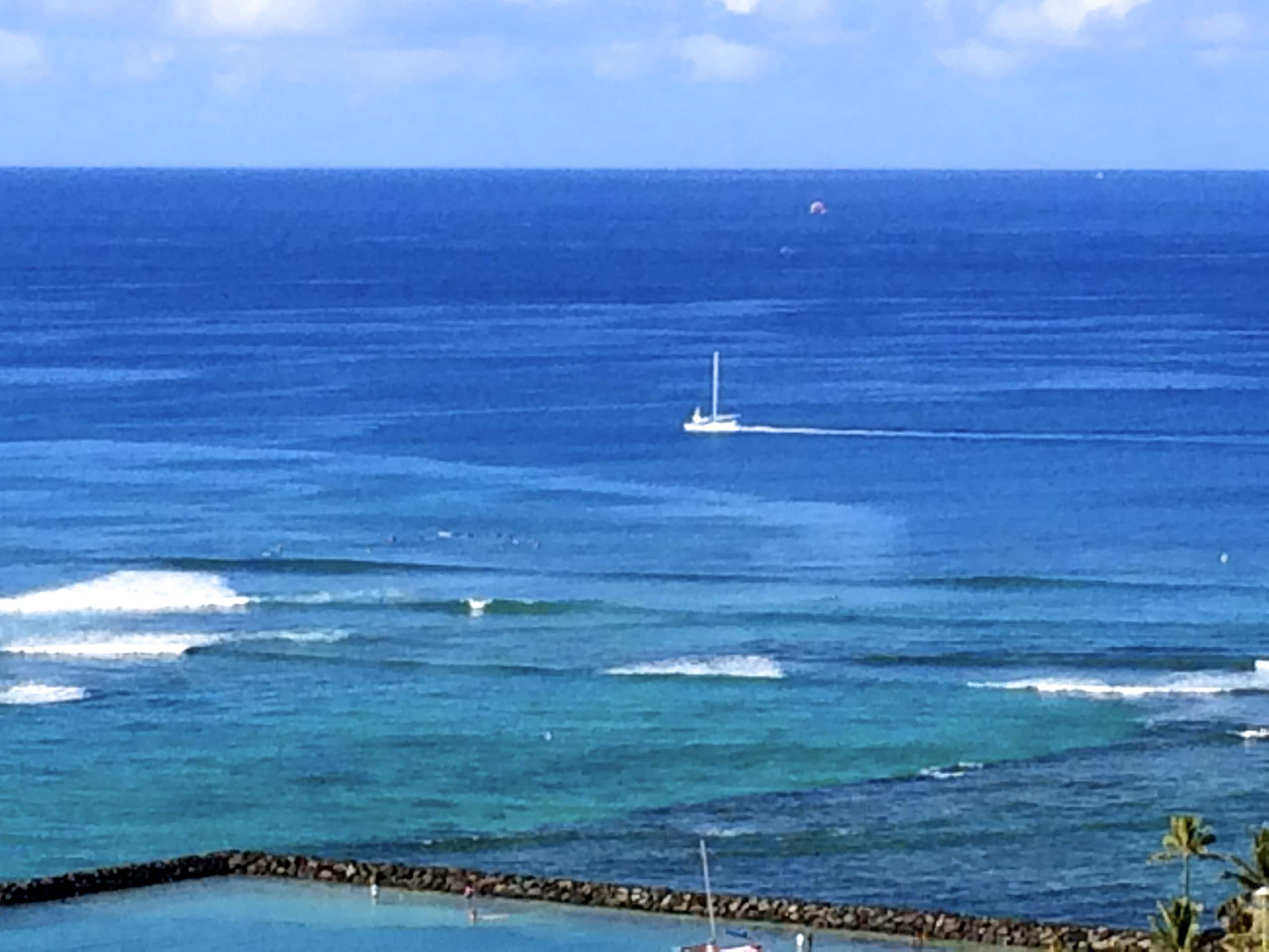 Hotel in Honolulu · ★4.84 · 1 bedroom · 2 beds · 1 private bath - Image 9