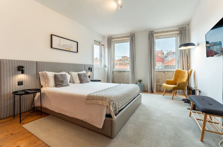 Almada 4f . Calacatta Housing - Ribeira