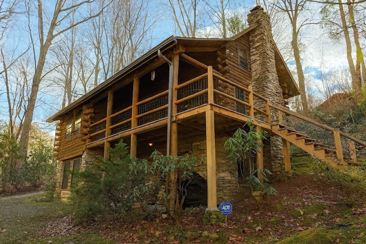 The Ark- Unwind With Mountain Views | Modern Cabin - Waynesville, NC