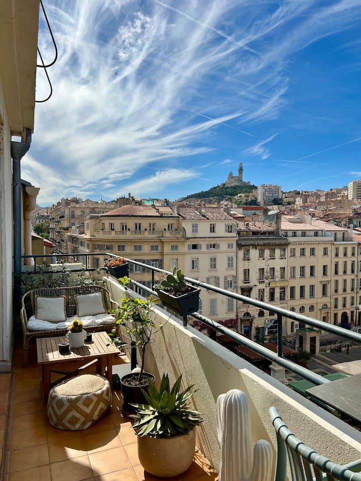 Sur Le Vieux Port, Extérieur Vue Bonne Mère - Marseille