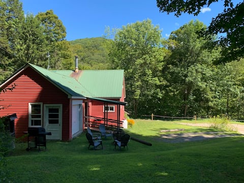 Green River Cottage-A Peaceful Country Retreat