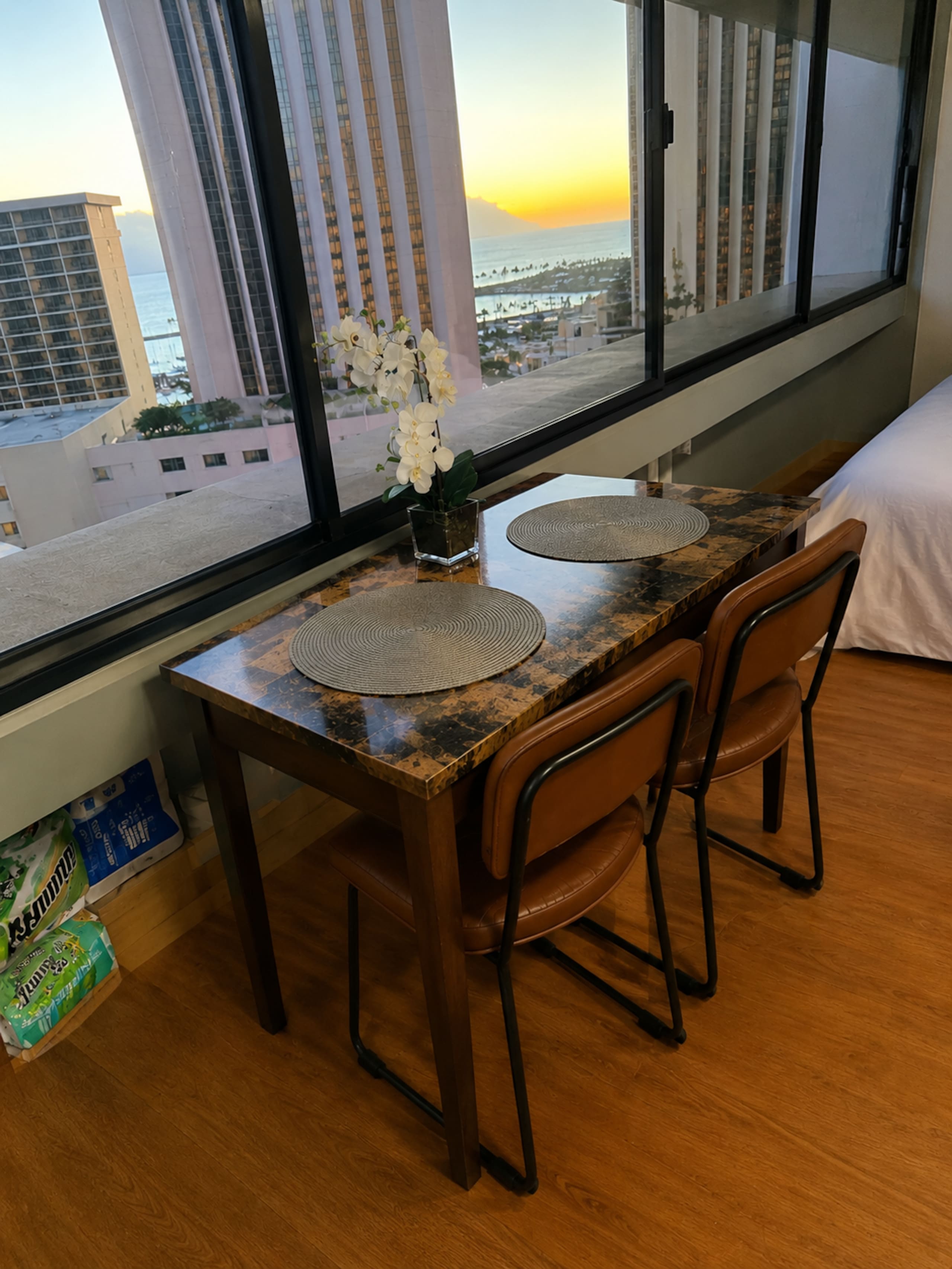 Condo in Honolulu · ★4.79 · 1 bedroom · 2 beds · 1 private bath - Image 3