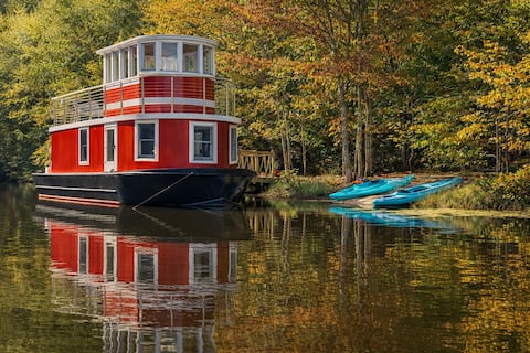 Tugboat/Private Lake - Farm Animals - Fish, Swim,