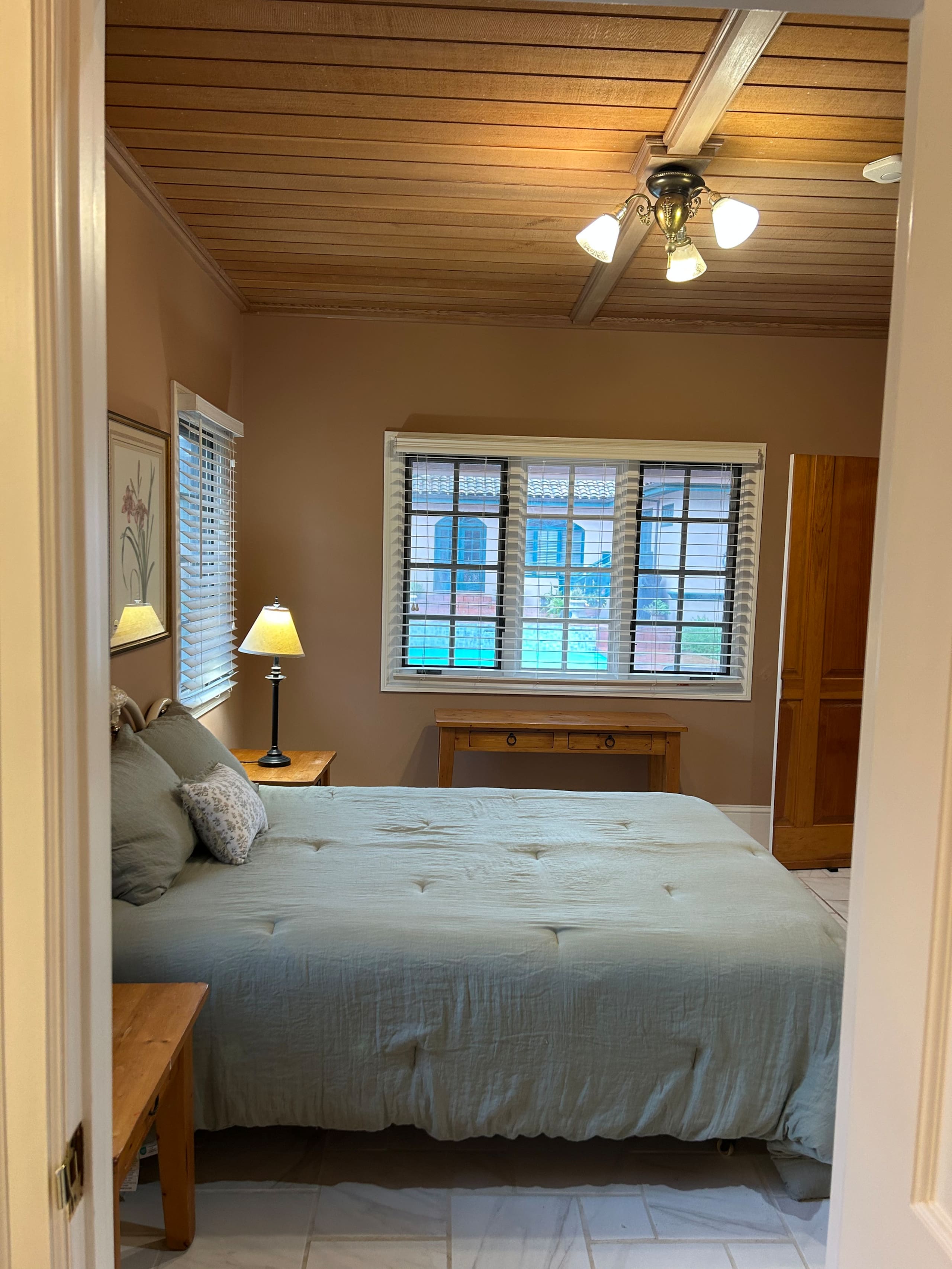 Cozy Guesthouse with Pool & Redwood Views - Photo 17