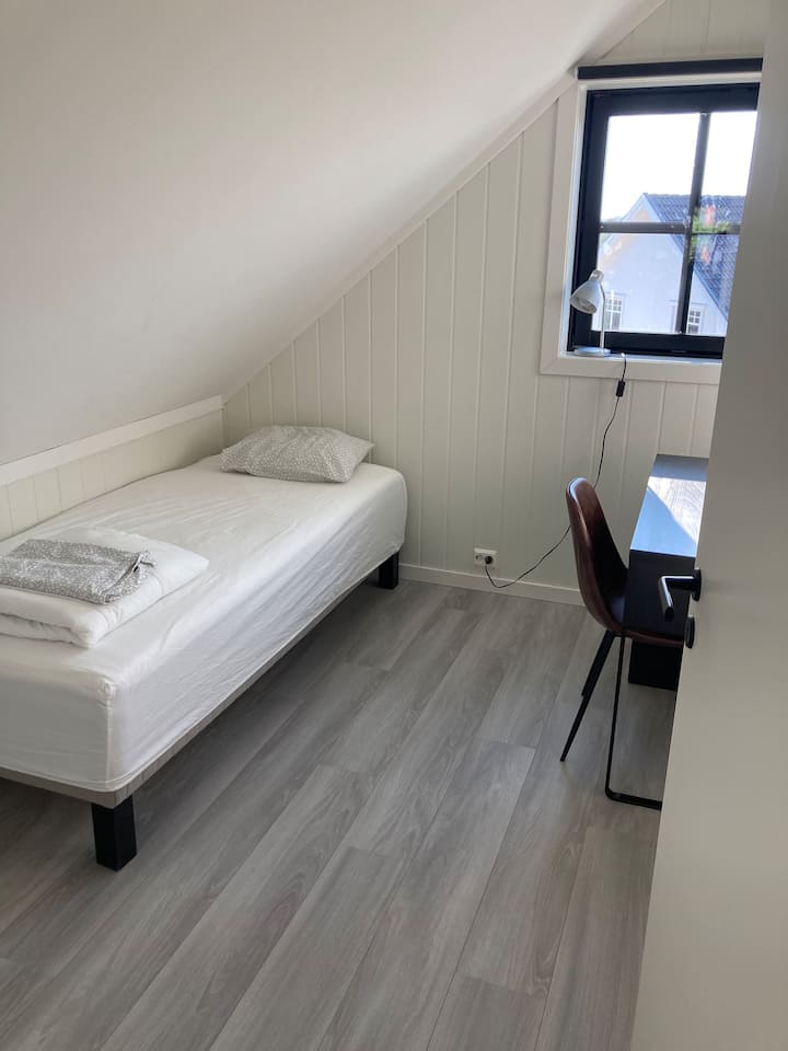 საძინებელი 4