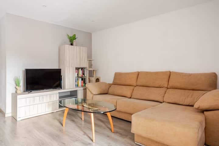 Cozy Bunk Bed Room In Barcelona - Badalona