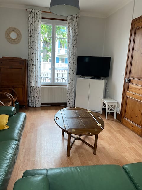 Top performing Airbnb: Villers/sea beach/center - 11 people in Villers Sur Mer