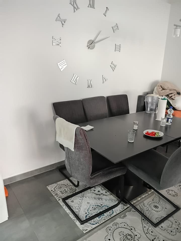 Zentrale & Geräumige Wohnung - Direkt An Der Messe - Colonia