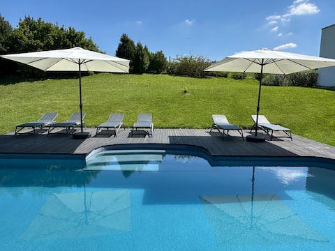 rostagni1834 apt in villa with pool near Barolo
