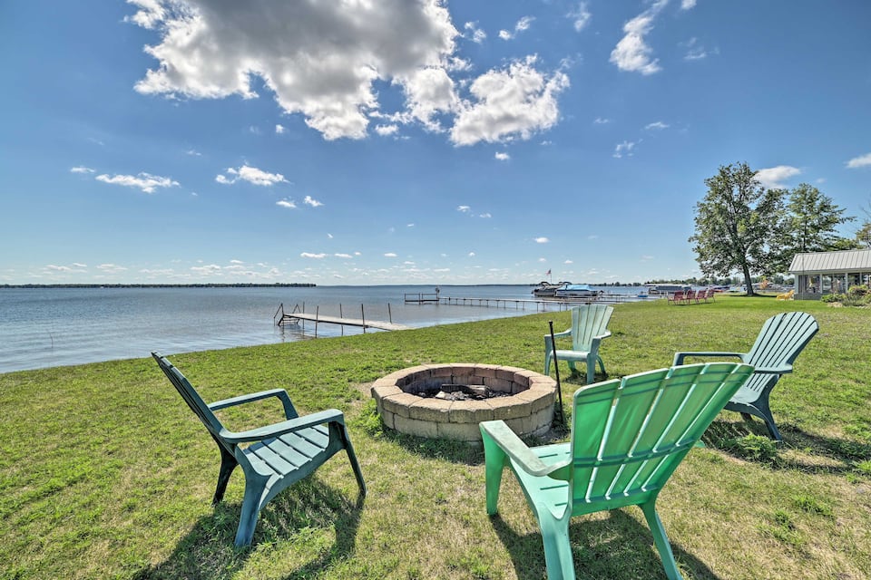 Waterfront Escape on Houghton Lake: Fish & Hike! — photo 1