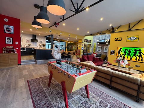 Propriété Airbnb réussie: 250 m2 private air-conditioned loft, pool & spa à Reims