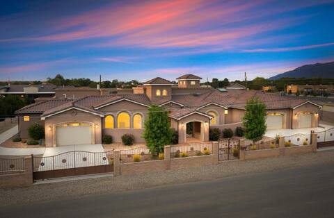North Valley Luxurious Retreat