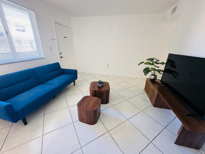 Beautiful 2/2.5 Condo W/free Parking Fast Wifi - South Lake, Miami
