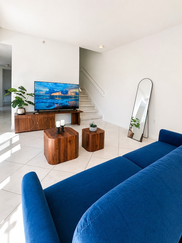 Modern Kendall Condo 2br/2.5br Pool & Free Parking - Kendall, FL
