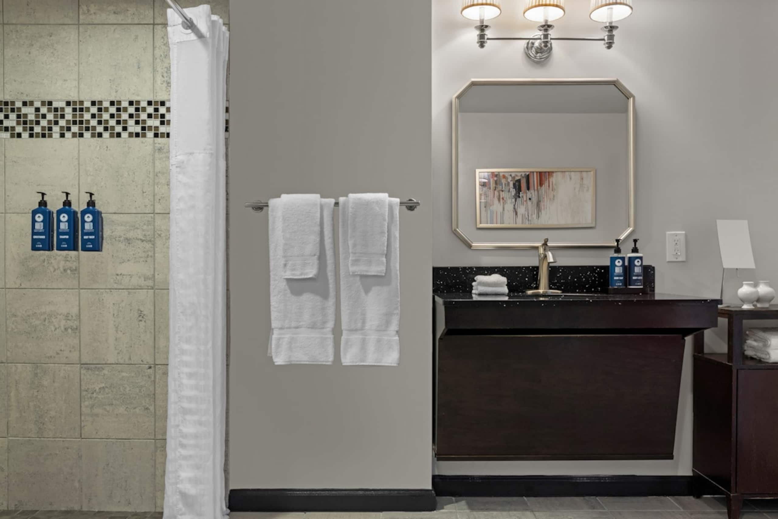 Condo in San Francisco · ★4.91 · 2 bedrooms · 3 beds · 2 baths - Image 10