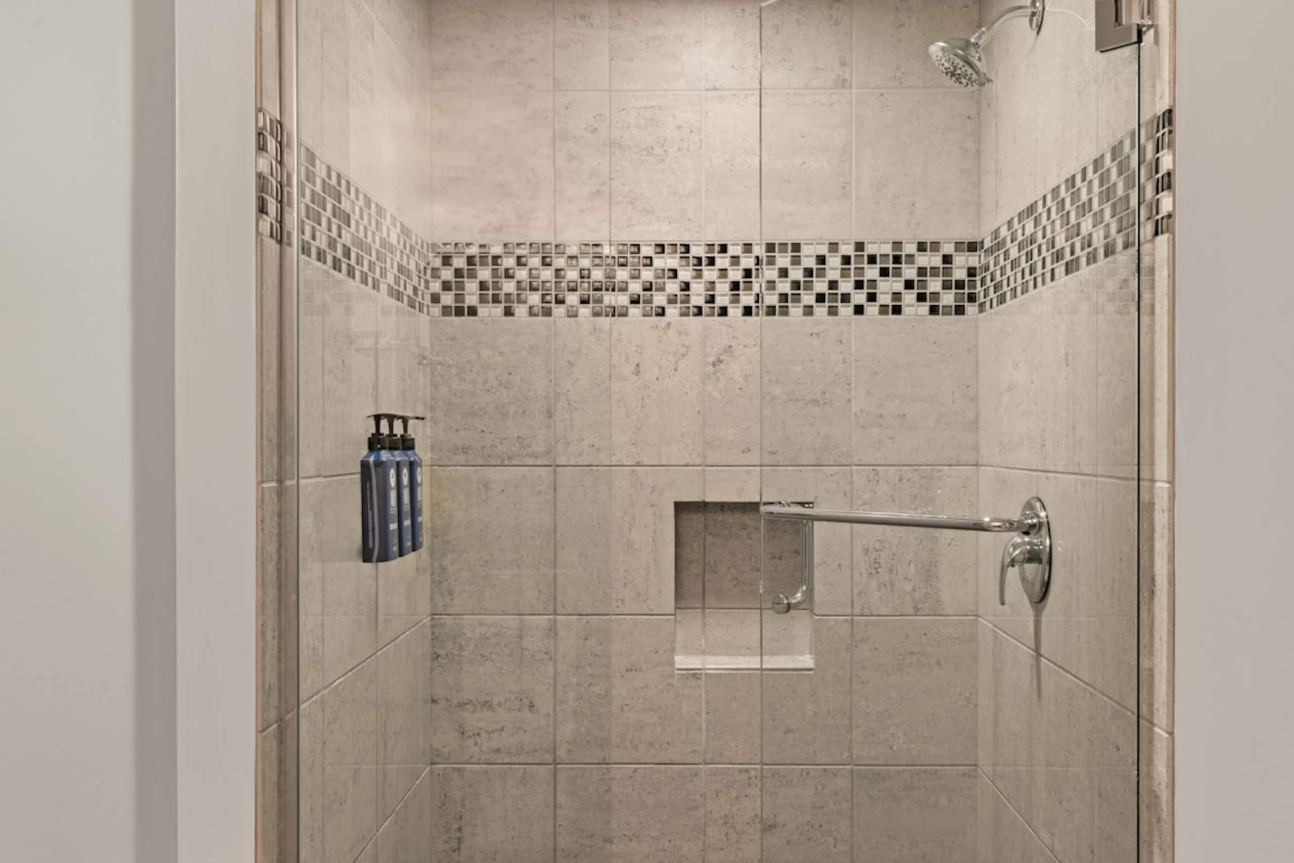 Condo in San Francisco · ★4.91 · 2 bedrooms · 3 beds · 2 baths - Image 13