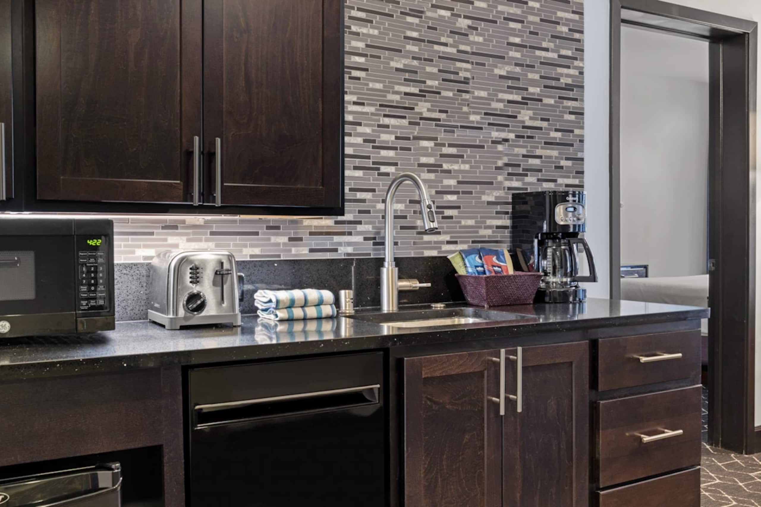 Condo in San Francisco · ★4.91 · 2 bedrooms · 3 beds · 2 baths - Image 16