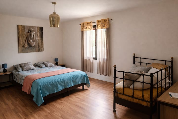 საძინებელი 1