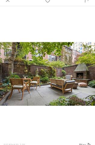 New York meets Paris, private garden oasis gallery image 4