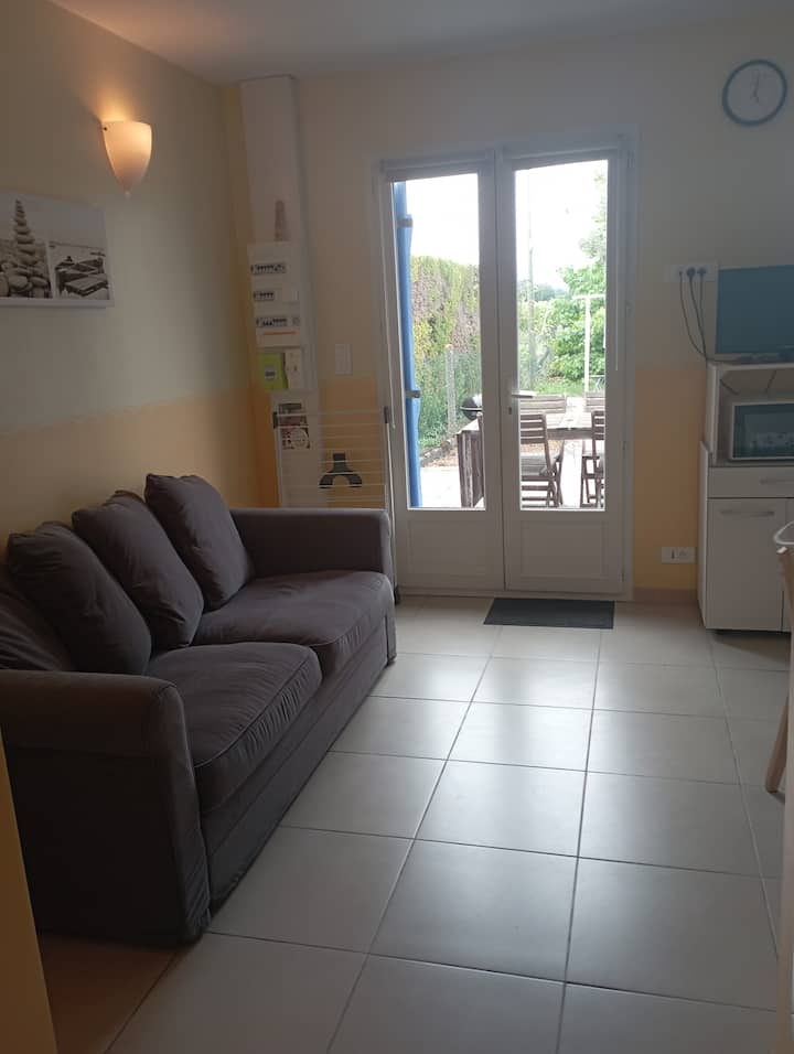 Petite Maison Au Calme Proche De Jonzac - Jonzac