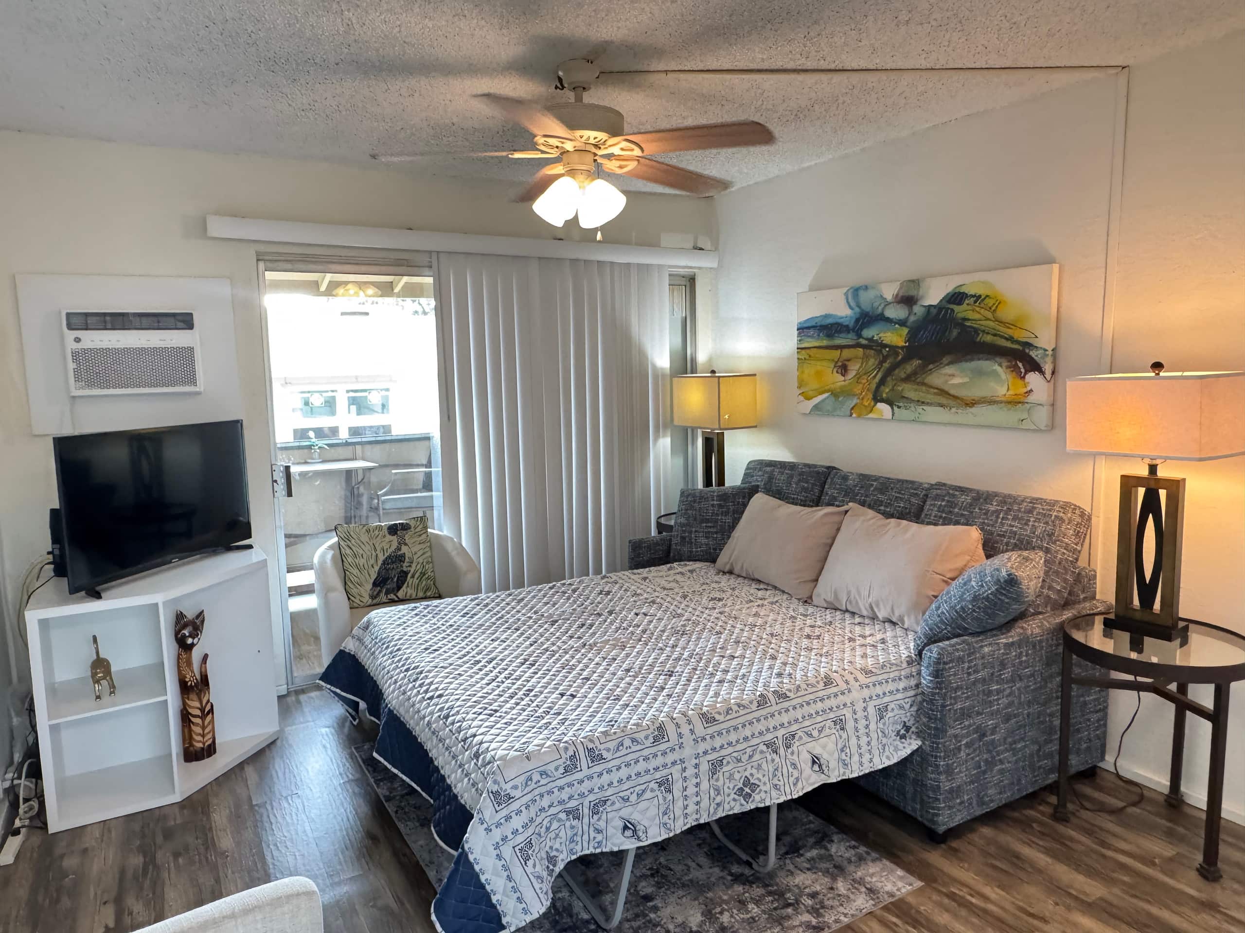 Condo in Kailua-Kona · ★4.83 · 1 bedroom · 2 beds · 1 private bath - Image 14