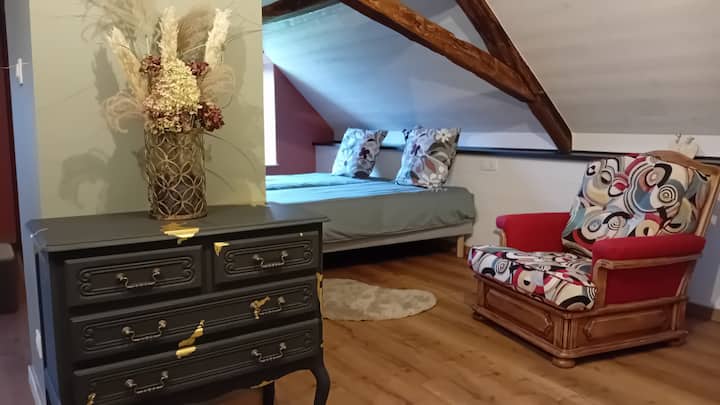 chambre 4 sous les combles  avec 2 lits séparés de 90x200 chacun 