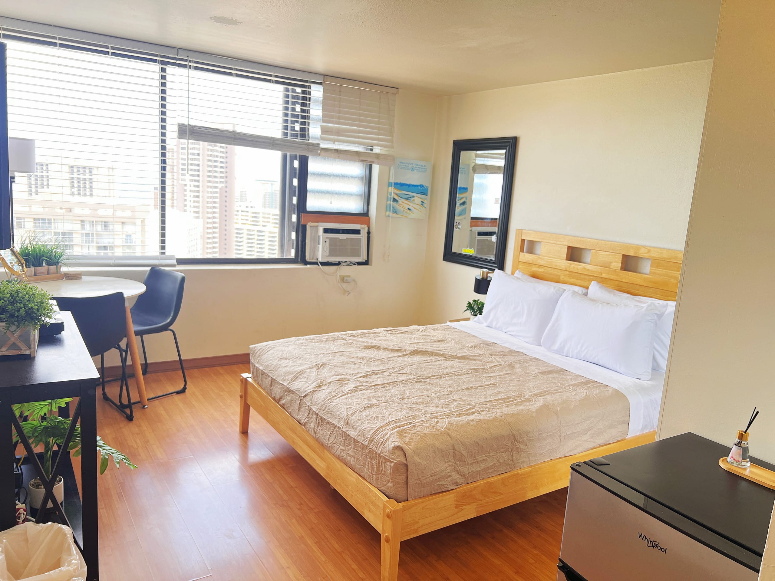 Condo in Honolulu · ★4.61 · Studio · 1 bed · 1 bath - Image 3