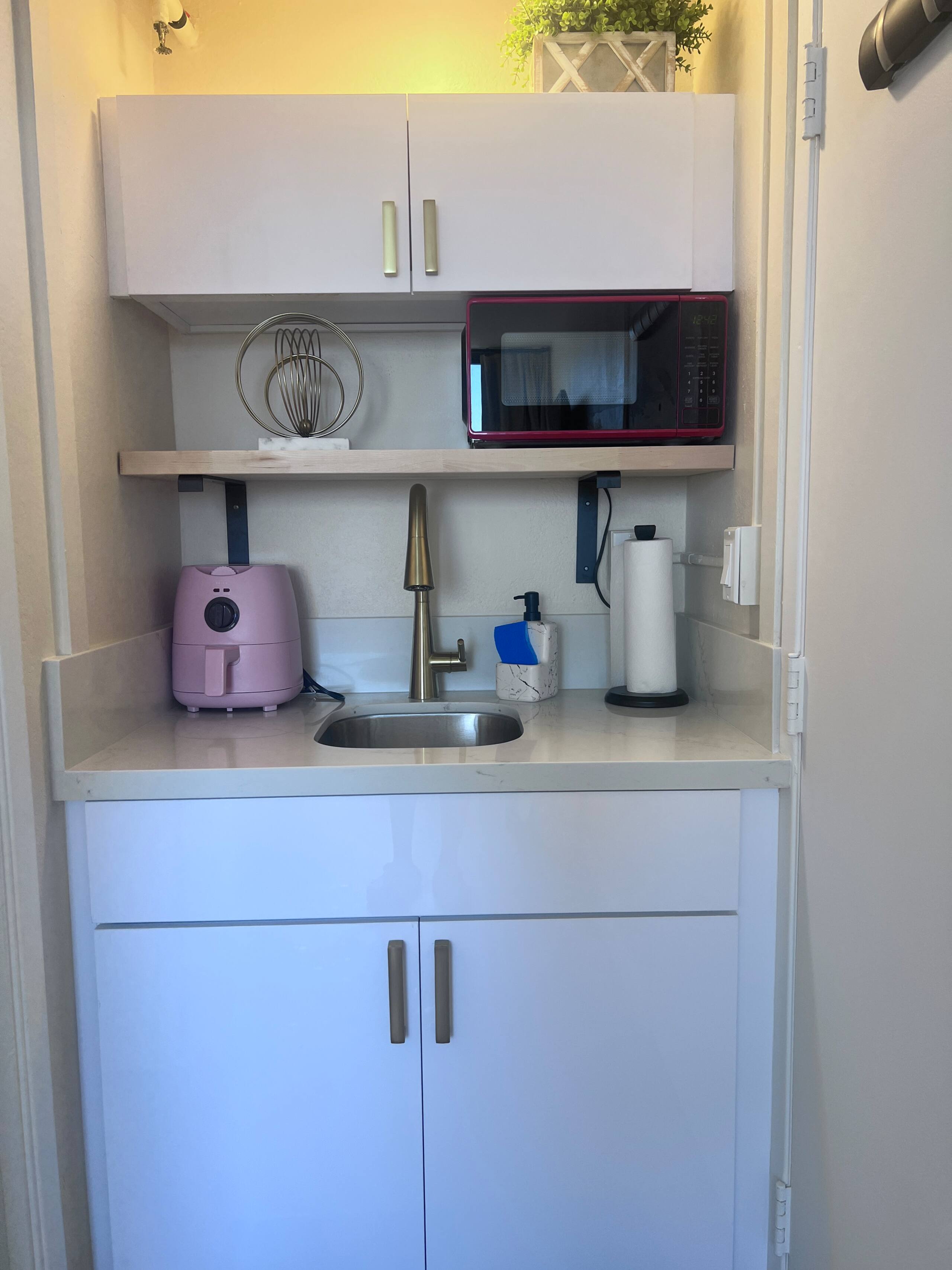 Condo in Honolulu · ★4.61 · Studio · 1 bed · 1 bath - Image 7