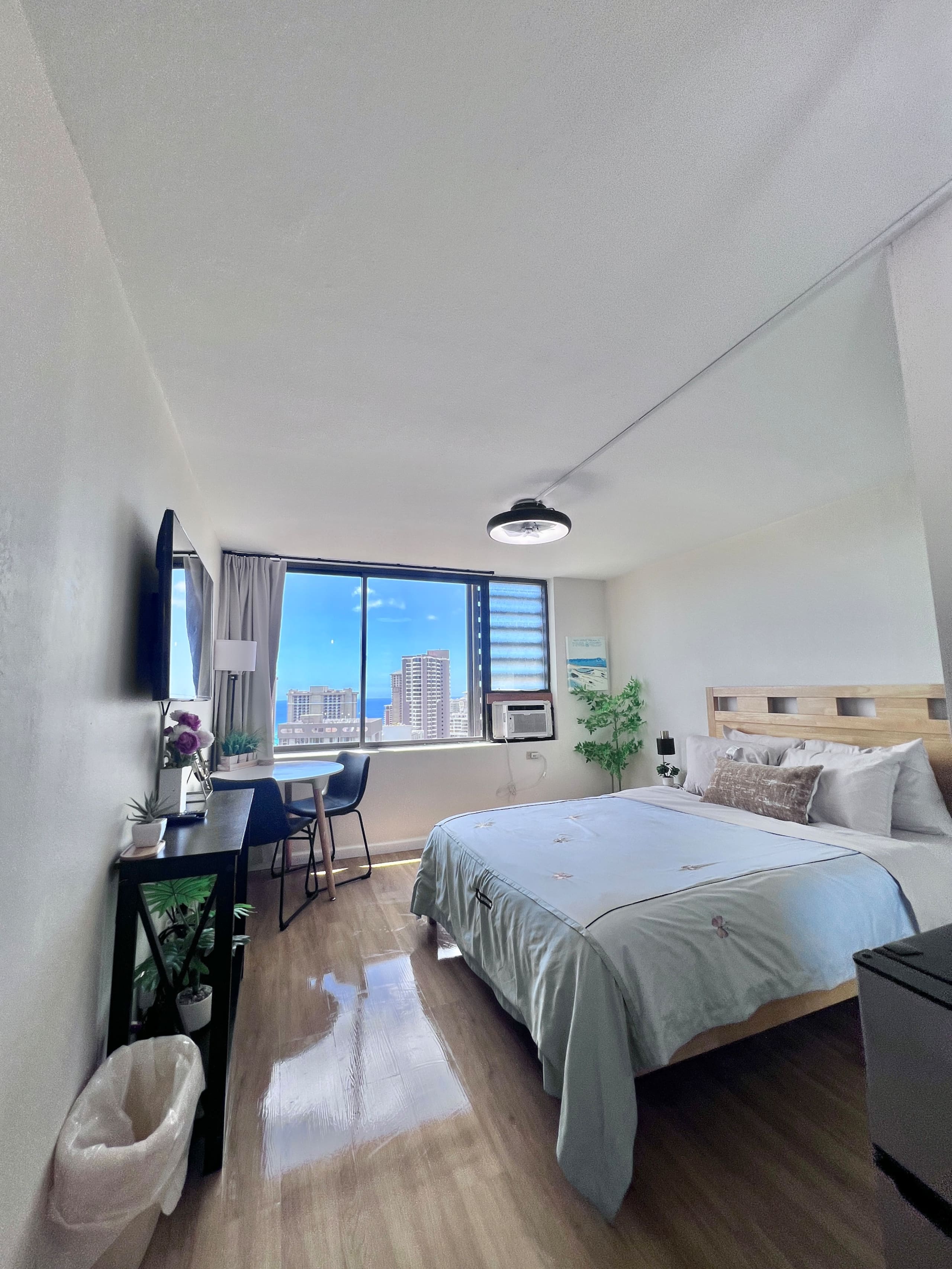Condo in Honolulu · ★4.61 · Studio · 1 bed · 1 bath - Image 14