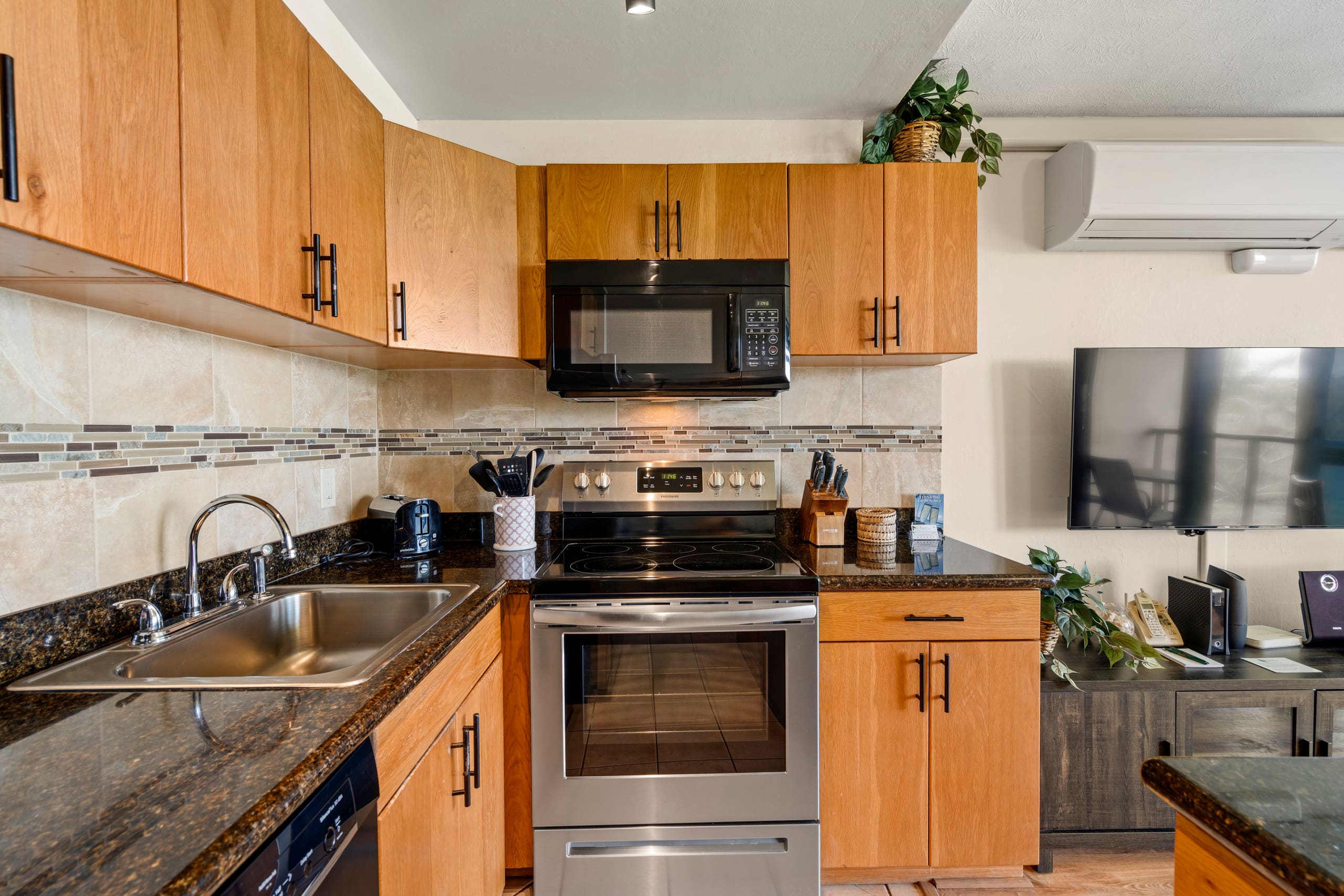 Condo in Kihei · ★4.73 · 1 bedroom · 2 beds · 1 bath - Image 16
