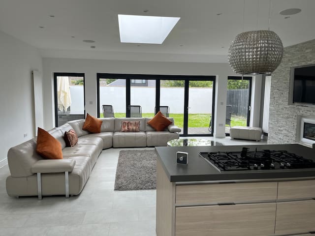 Perfect 4 bedroom 2 bathroom Home