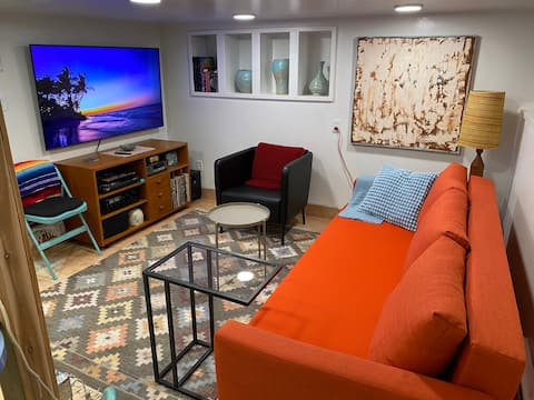 Popular Airbnb listing: Retro Suite in an Artist's House in Strathcona