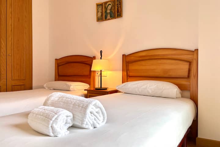 "A very comfortable apartment with everything you need to spend a few incredible days skiing. Perfect location a few minutes from the slopes and about 20 from downtown Andorra. The apartment is very well equipped to be able to eat right there(...)"-Jorge A. ★★★★★