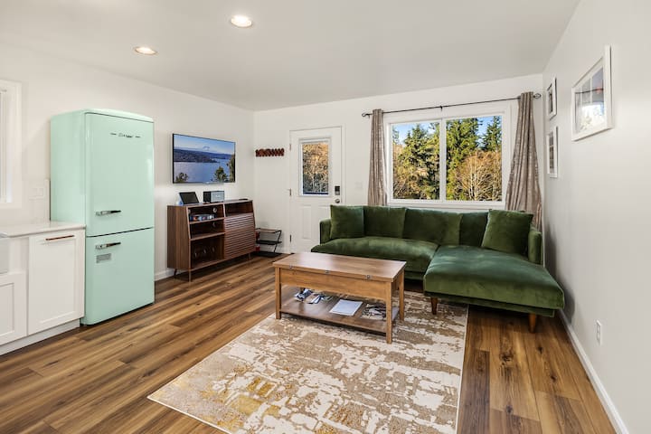 The Mint & Marble Retreat | Elegant Poulsbo Escape - Port Ludlow, WA