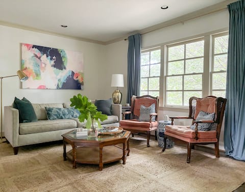 Homewood 2 bedroom w/King Bed: Walk to restaurants