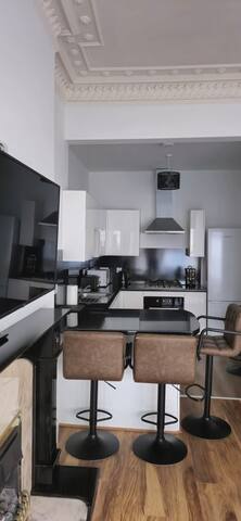 Edinburgh Central Montgomery with free parking gallery image 2